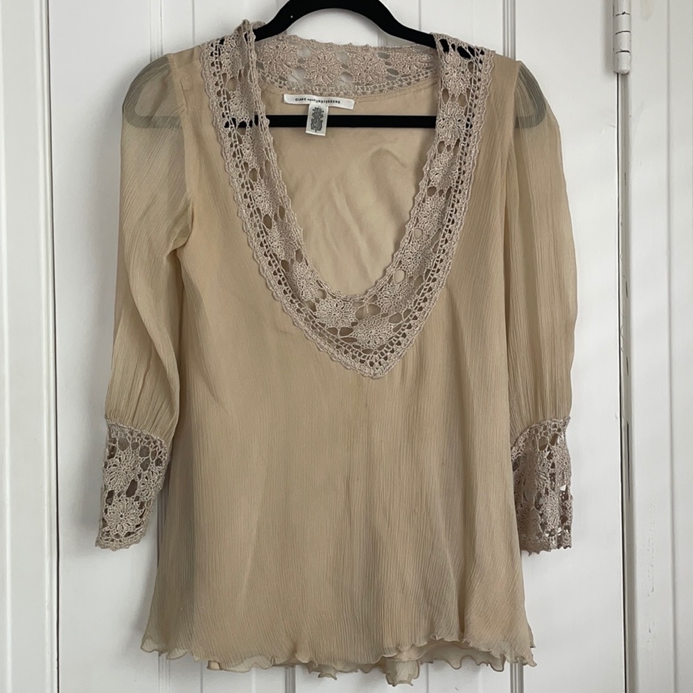 Brand: Diane von Furstenberg Size: 2 Color: Tan